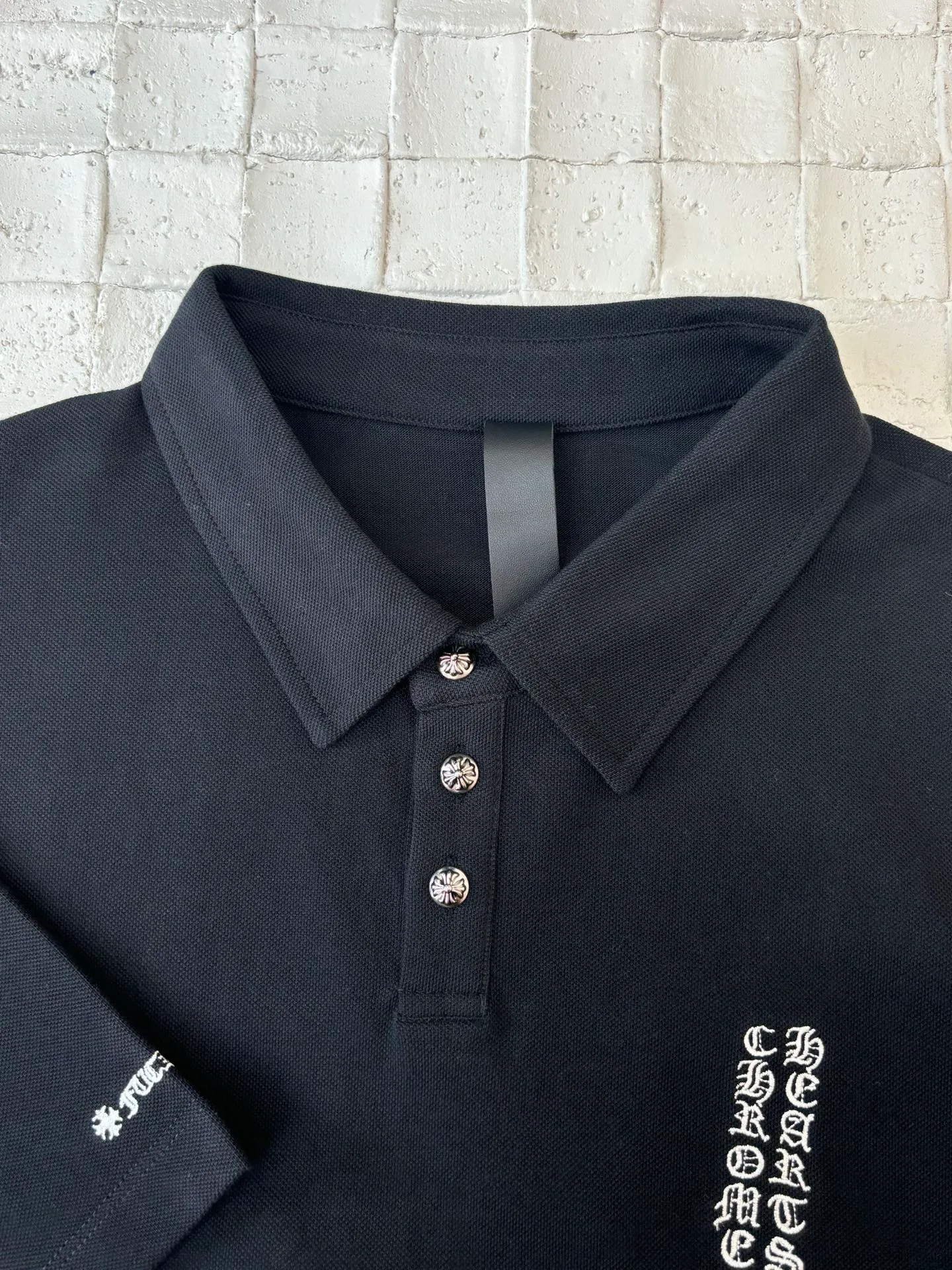 🅿️330 Come Hearts*/Cro Hearts 25Ss new Japanese limited POLO shirt. The fabric is made of 230G pure cotton pique cloth. The chest and cuffs are embroidered by imported embroidery machines. High-precision embroidery. The leather tag is made of lambskin. The cost is expensive. Collar hardware molding. Customized accessories. Size: S/M/L